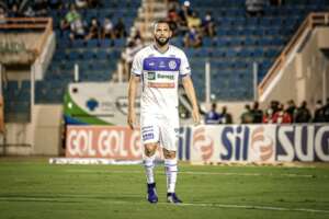 Sergipano: Ex-zagueiro de Fortaleza e XV de Piracicaba renova com Confiança