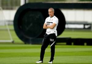 Sylvinho vê trabalho 'muito bom' no Corinthians: 'Estamos preparados para 2022'