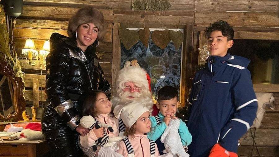 Esposa e filhos de Cristiano Ronaldo pagam diária de R$ 11,3 mil para conhecer o Papai Noel na Lapônia