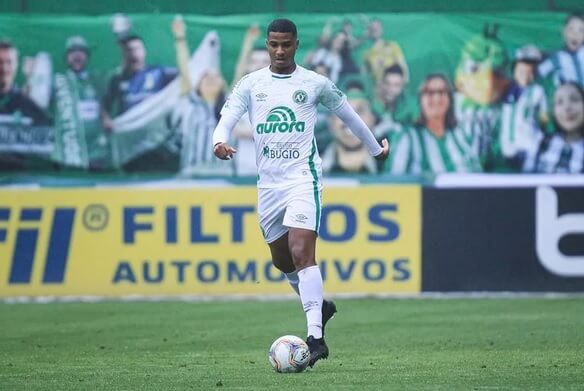 Paulistão: Ex-zagueiro da Chapecoense é mais um reforço do Guarani