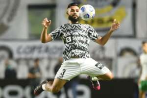 Santos quer jogador e mais compensação financeira para liberar Felipe Jonatan ao Corinthians