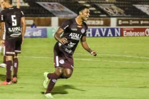 Ferroviária confirma retorno de artilheiro do último Paulistão