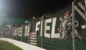 Gaviões cobra presidente do Corinthians: 'Qual explicação para manter Sylvinho?'