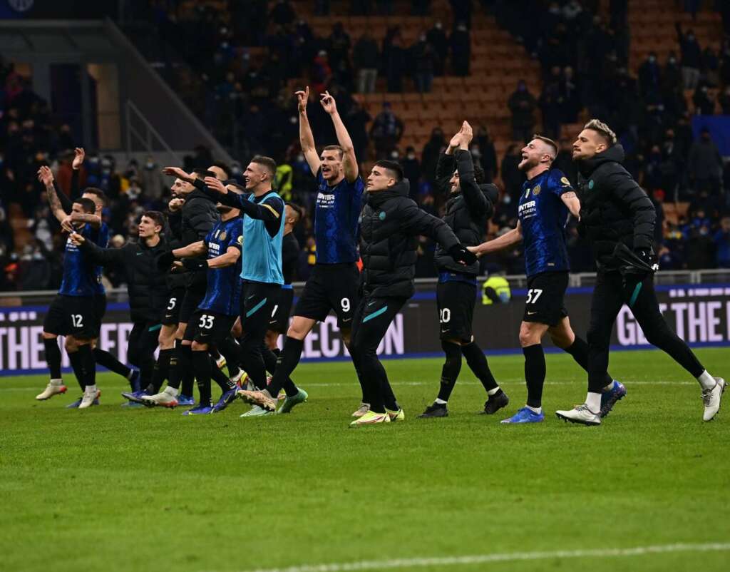 ITALIANO: Napoli tropeça, times de Milão aproveitam e embolam a classificação do Italiano