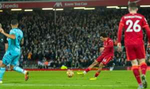 Inglês: Por covid-19, Liverpool x Leeds e mais um jogo são adiados