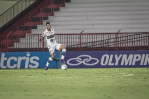 Paranaense: Coritiba recebe duas propostas do exterior por zagueiro