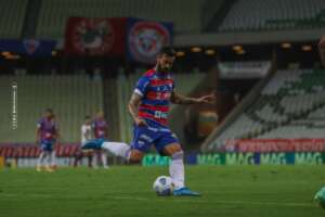 Cearense: Fortaleza renova contrato de ex-meia da Ponte Preta