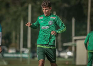 Grêmio e times do Brasileirão disputam lateral do Coritiba