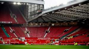 Inglês: Grande clube tem surto de Covid-19 no elenco e pode ter jogo adiado