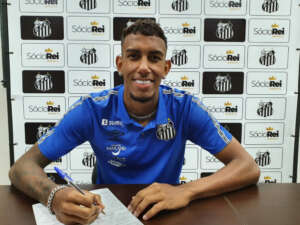 Rwan, atacante de 20 anos, assina contrato com o Santos até o fim de 2024