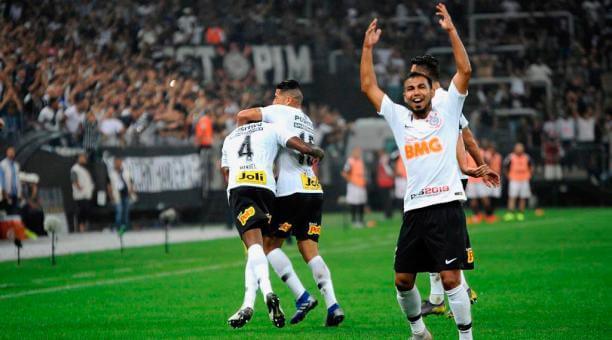 sornoza meia corinthians