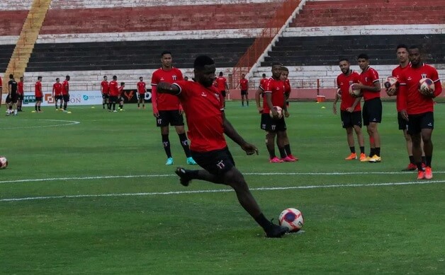 Ex-Vasco se aposenta e fecha com time de estrelas no Fut7