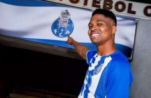 Liga dos Campeões: Técnico do Porto 'descasca' brasileiro expulso sete minutos após entrar em campo