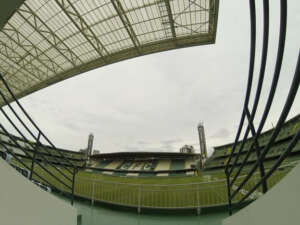 Paranaense: Prefeitura de Curitiba reduz público nos estádios em 70% após aumento de casos de Covid-19