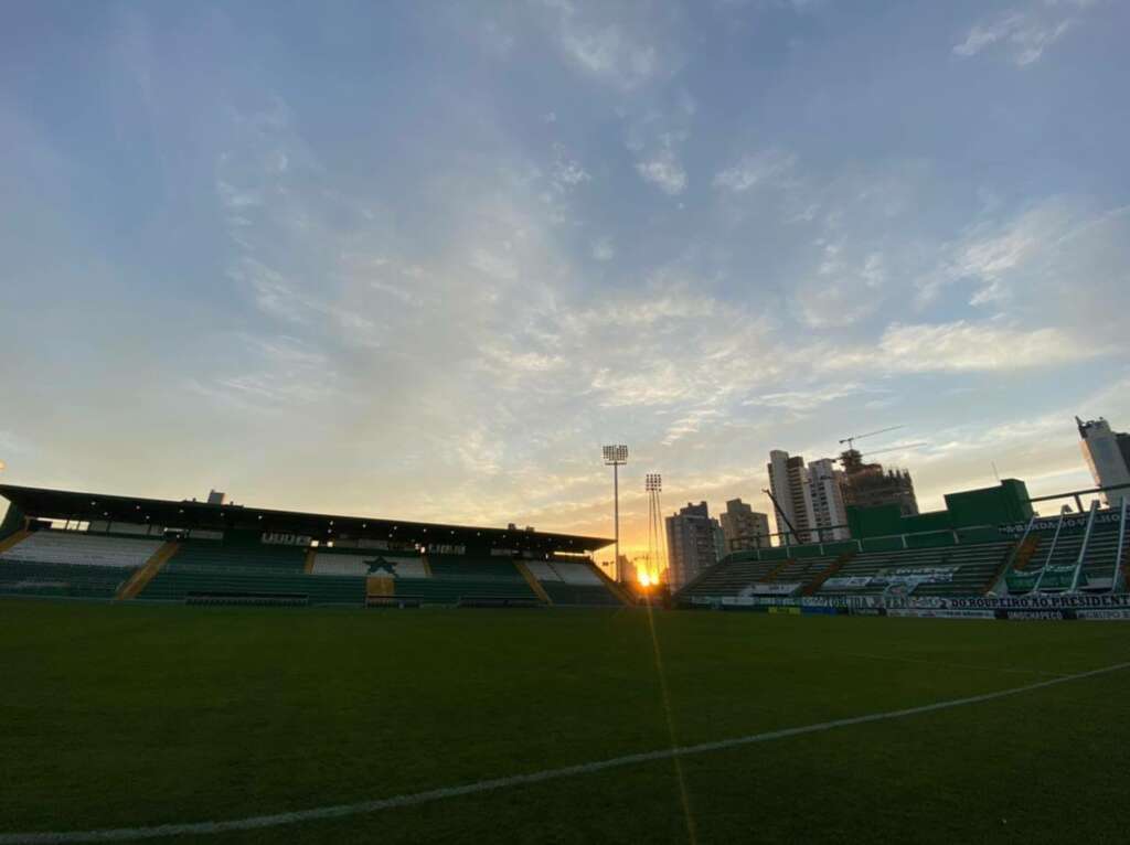 Catarinense: Chapecoense confirma novos casos de Covid-19, mas esconde quantidade e funções dos positivados