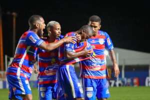 PERNAMBUCANO: Em duelo emocionante, Santa Cruz-PE estreia com vitória