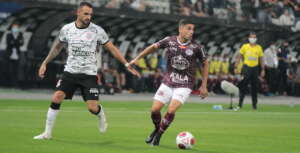 Corinthians 0 x 0 Ferroviária - Timão para em Saulo na reestreia de Paulinho