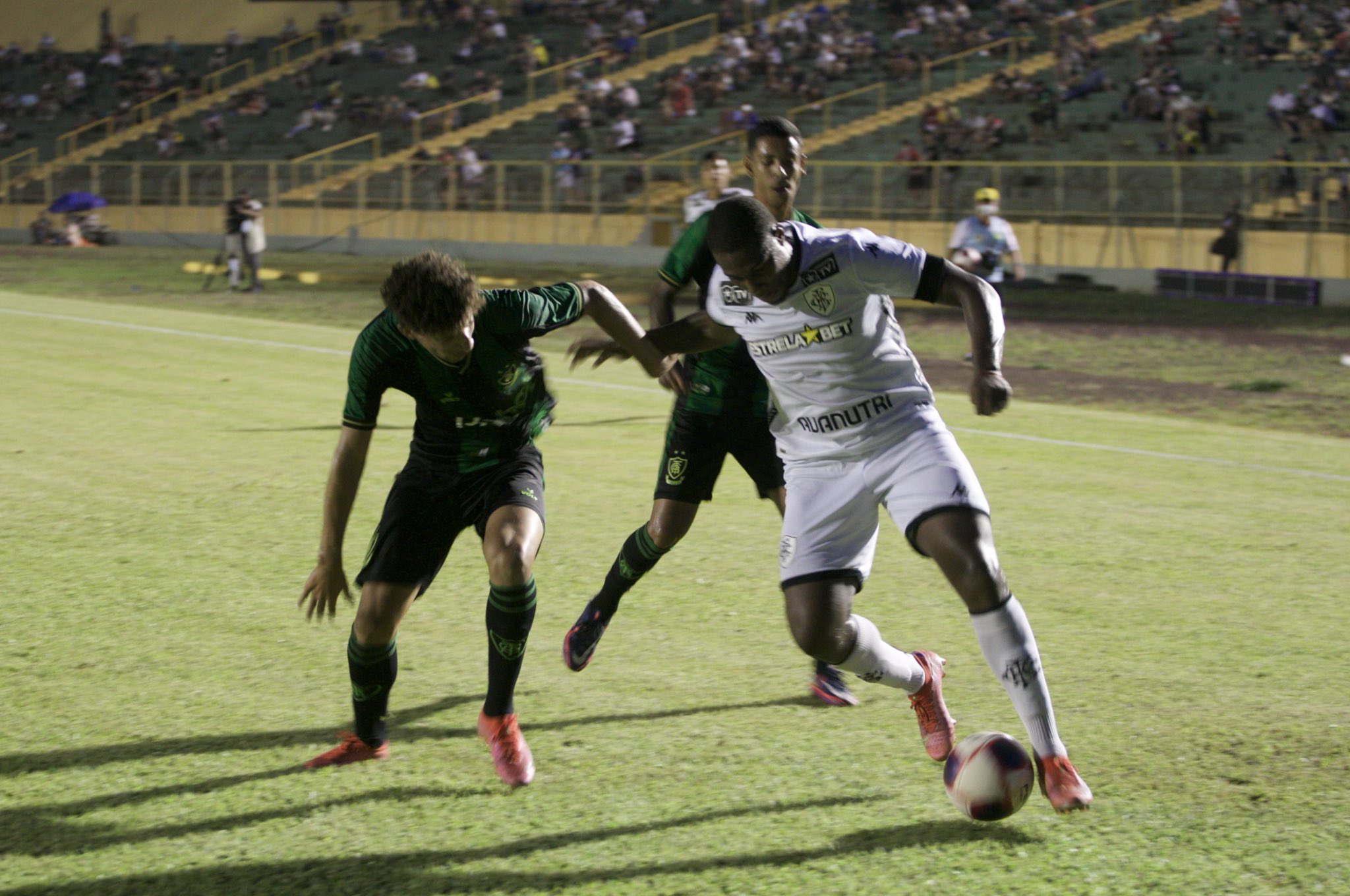 COPA SP: América-MG elimina Botafogo-RJ e vira semifinalista
