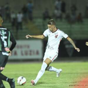 PARANAENSE: Paraná vence a primeira e Athletico-PR empata com Maringá, fora de casa