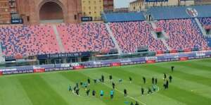 ITALIANO: Com surto de covid-19, Bologna não entra em campo contra Internazionale