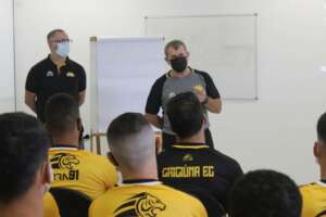Catarinense: Na reapresentação do elenco, técnico do Criciúma traça objetivos para 2022