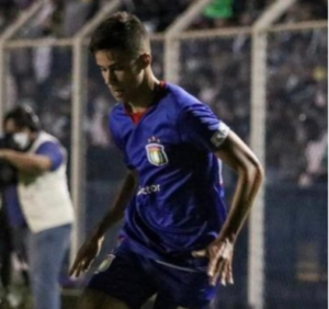 Meia do São Caetano vem se destacando na Copa SP e busca se firmar no elenco profissional