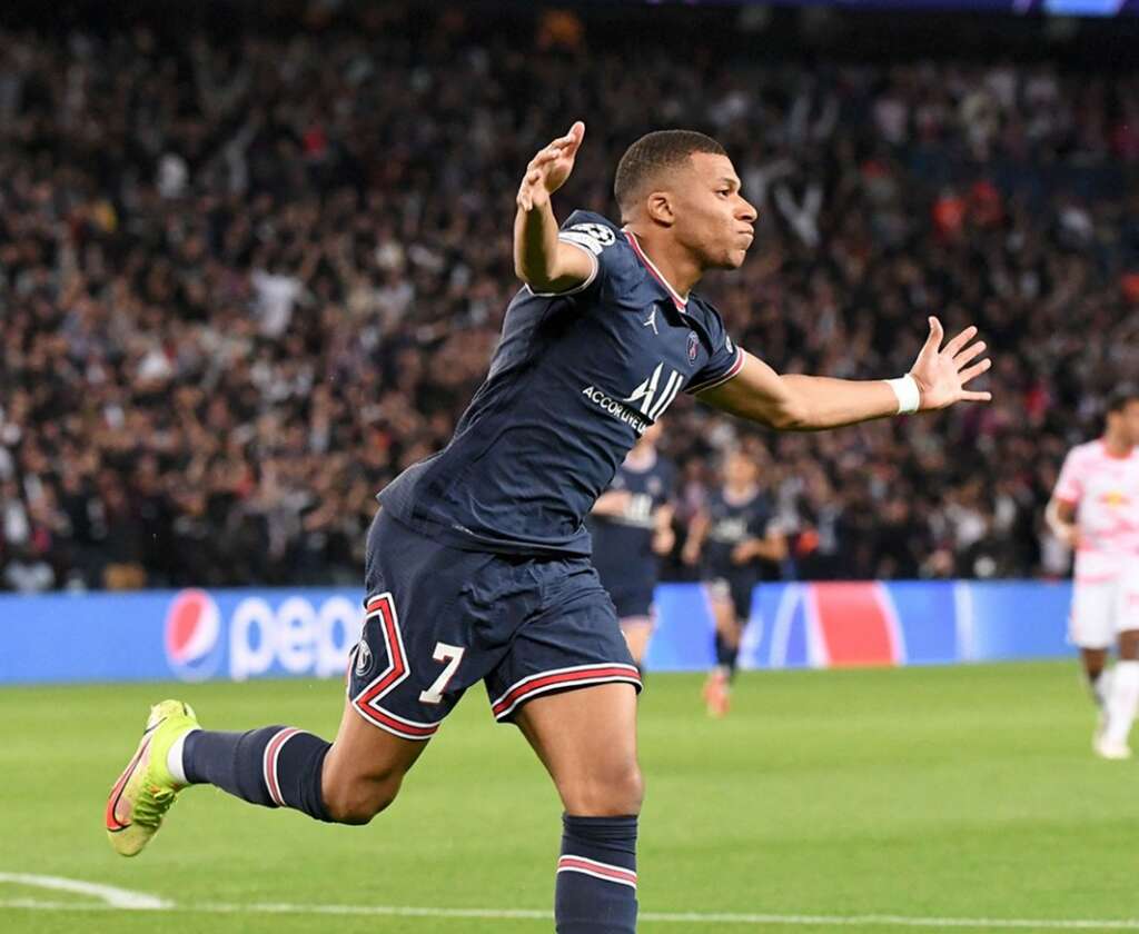 Francês: ‘Queremos que Mbappé continue, mas há duas partes’, afirma treinador do PSG