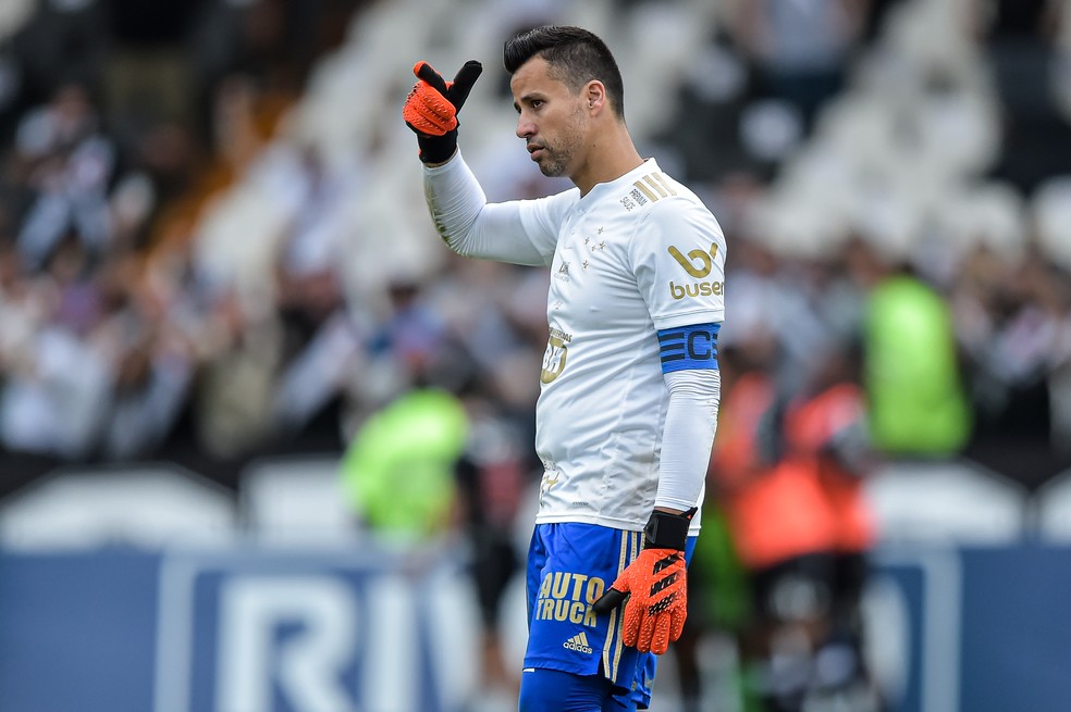 Eleito melhor goleiro da Copa do Brasil, Fábio, do Cruzeiro