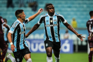 GAÚCHO: Com dois de Elias, Grêmio vence Caxias na estreia