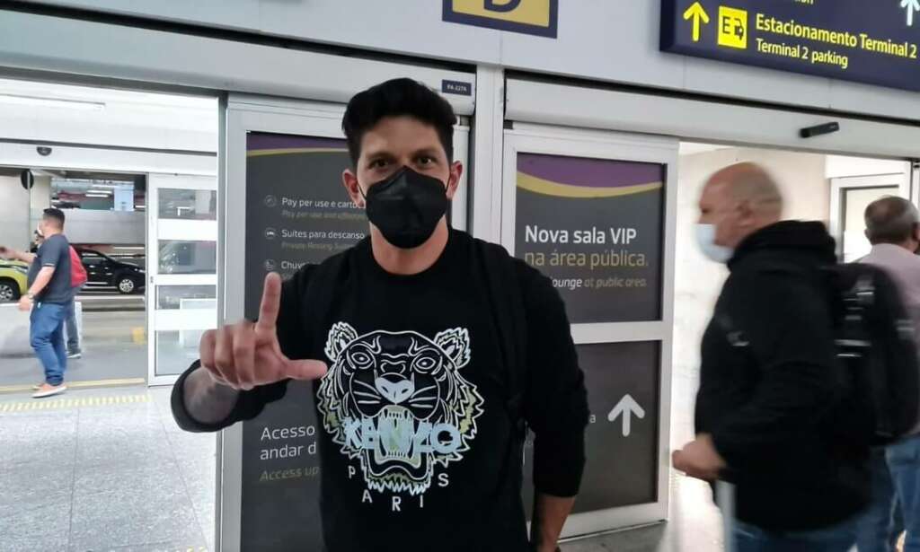 Carioca: Ídolo do Vasco, atacante chega ao Rio para assinar com o Fluminense