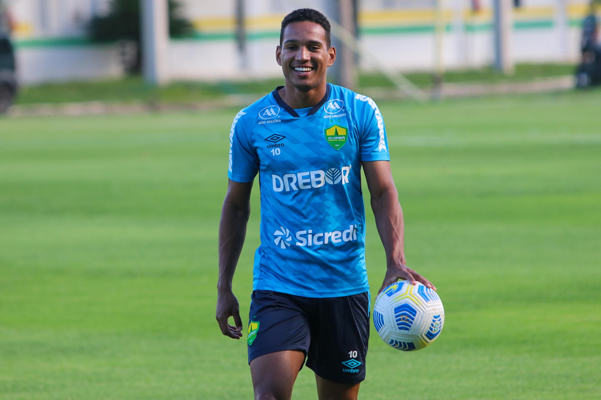 Mato-Grossense: Jovem lateral do Cuiabá é monitorado por clubes da Europa