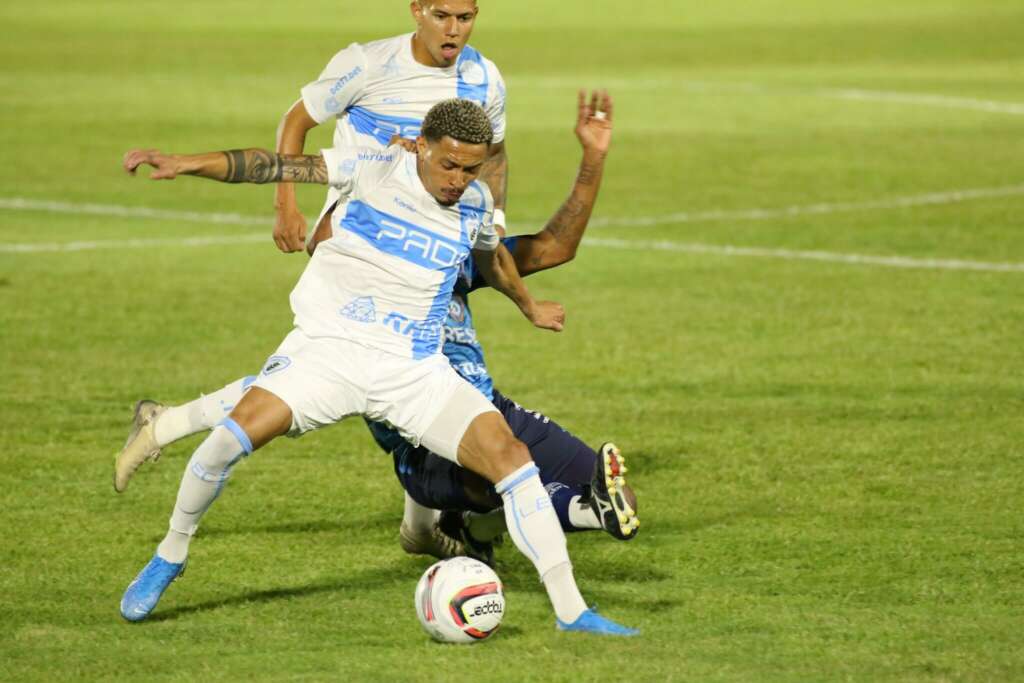PARANAENSE: Londrina vence a 3ª seguida e lidera; Paraná e Athletico tropeçam