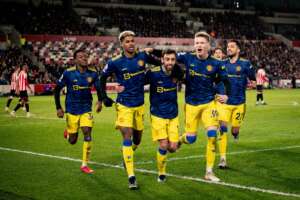 INGLÊS: Manchester United oscila, mas vence fora e reage