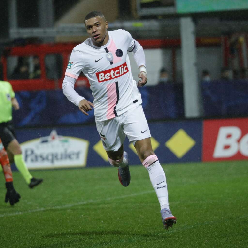 COPA DA FRANÇA: Com hat-trick de Mbappé, PSG goleia o Vannes e vai às oitavas