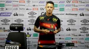 Pernambucano: Atacante pede rescisão e cobra mais de R$ 9 milhões do Sport na Justiça