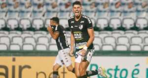 Goiano: Goiás encaminha acerto com atacante ex-Botafogo e Atlético-GO