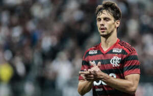 Carioca: Rodrigo Caio se reapresenta no Flamengo para continuar o tratamento do joelho