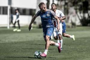 Santos rescinde contrato e atacante fica livre para jogar no Guarani