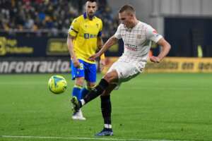 ESPANHOL: Sevilla supera Cádiz e diminui distância do Real Madrid para 5 pontos
