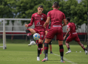 Carioca: Volante ex-Atlético-GO chega ao Rio para ser o 11º reforço do Vasco em 2022