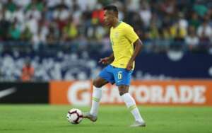 Alex Sandro admite disputa aberta por lateral-esquerda da seleção brasileira