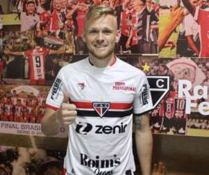 Cearense: Após início ruim, Ferroviário acerta contratação de volante