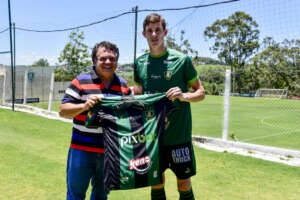 Mineiro: América apresenta zagueiro do Benfica-POR: 
