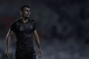 Mineiro: Atlético-MG encaminha venda de zagueiro por quase R$ 50 milhões
