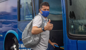 Catarinense: Com Covid-19, novo gerente do Avaí confirma renovação de treinador e quatro reforços