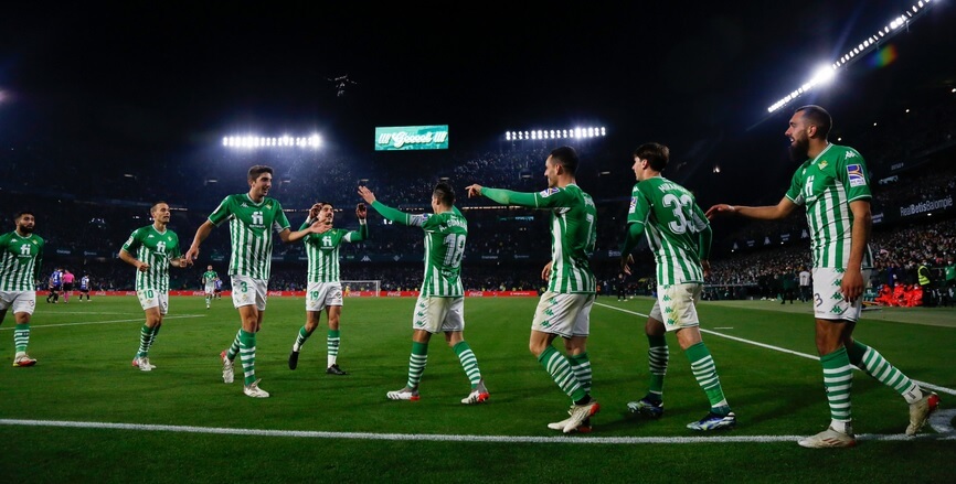 Espanha: Betis perde com o Cádiz e acaba com nove jogadores