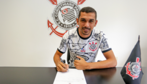 Ex-Fortaleza é oficializado como reforço do Corinthians