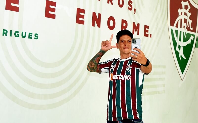 Carioca: Ex-atacante do Vasco é oficializado como reforço do Fluminense