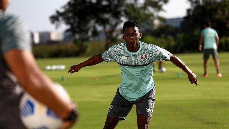 Carioca: Ex-Corinthians recebe proposta do exterior e deve deixar o Fluminense