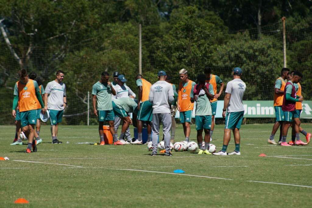 Preparador físico da Chapecoense explica como foram os treinos após o surto de Covid-19 e garante: “Casos leves”
